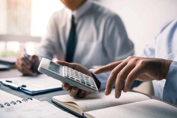 Partage des frais de garde alternée, qui paie quoi ?