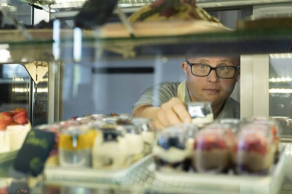 Quels sont les avantages pratiques et économiques d'une cantine connectée pour votre entreprise ?